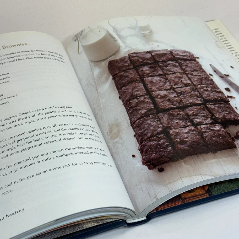 AUTOGRAPHED Sheryl Crow: ‎ If It Makes You Healthy Cookbook with Chuck White